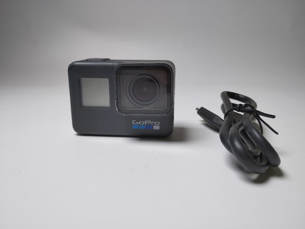 ♪GoPro HERO6 BLACK CHDHX-601-FW 本体+ケーブルのみ ウェアラブルカメラ アクションカメラ 動作確認済・中古♪_画像1