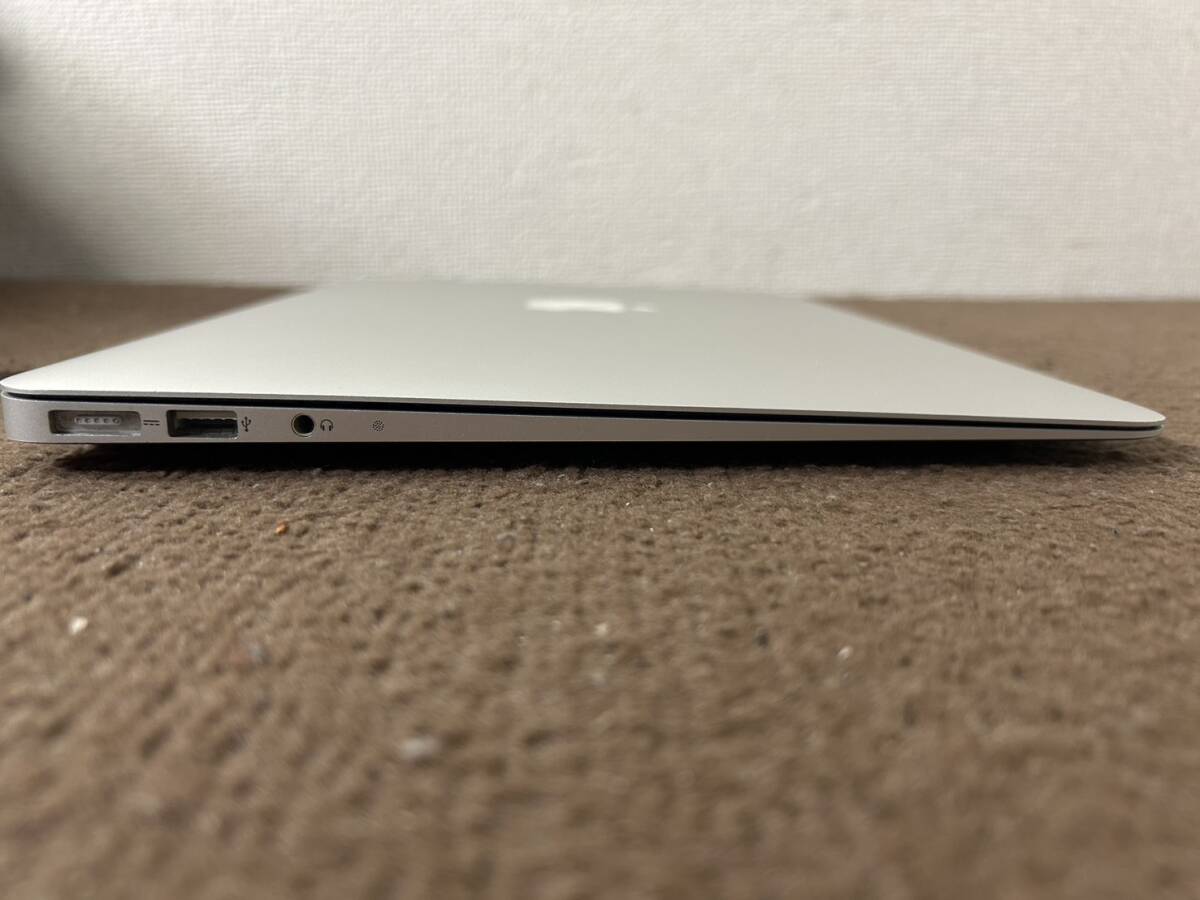 【中古品】Apple MacBook Air 13インチ A1466 2GHz Intel Core i7 メモリ 8GB 1600MHz DDR3 HD Graphics 4000 通電動作確認済 初期化済の画像6