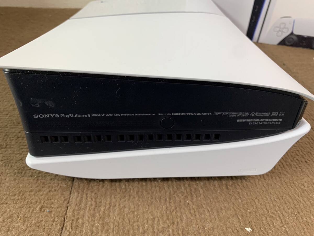【中古品】PlayStation5 PS5 CFI-2000 A01 1TB 通電動作確認済 初期化済_画像5