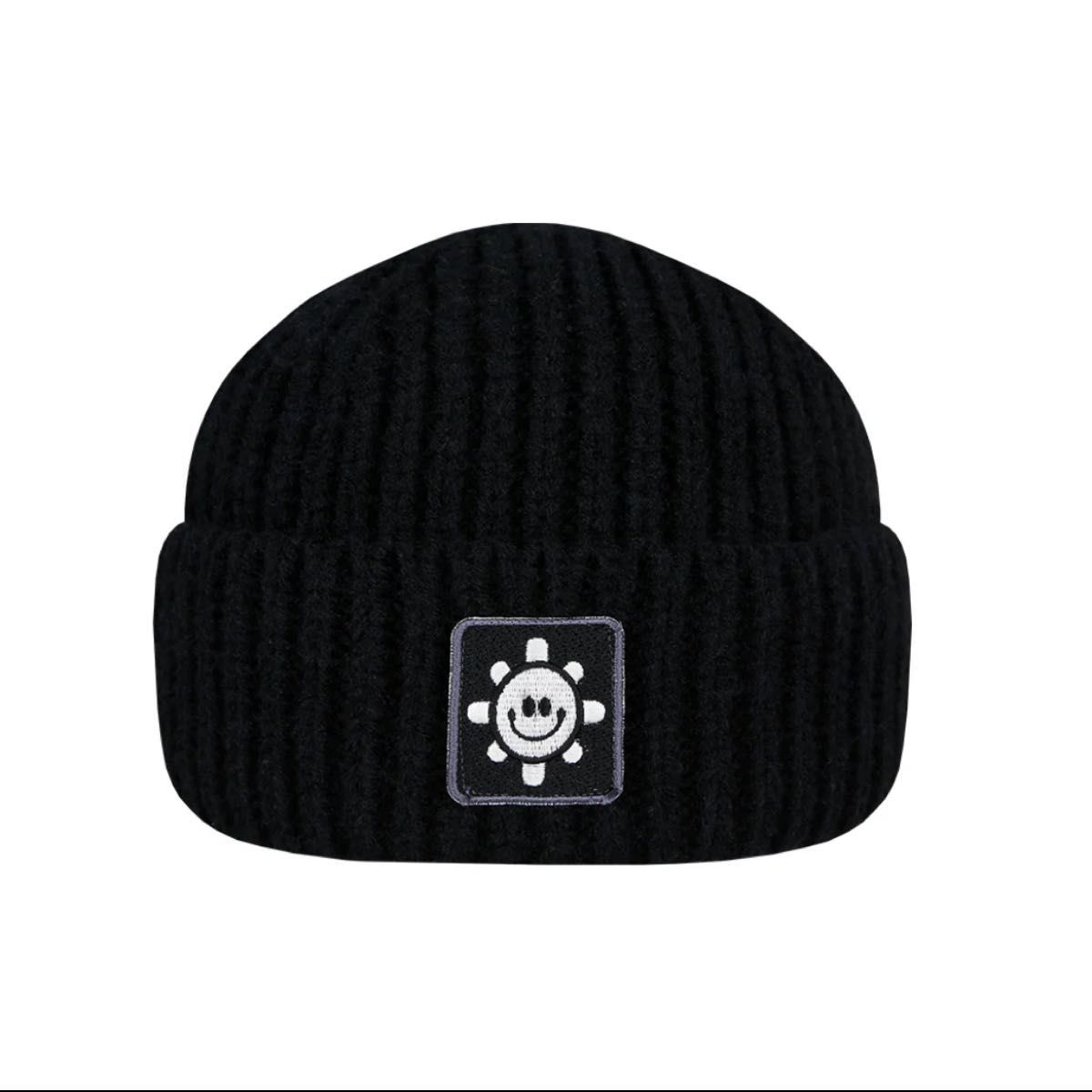ONEHUNNNIT  韓国 スマイルロゴ ビーニー　SMILE LOGO ブラック ニット帽 ビーニー ニットキャップ 帽子