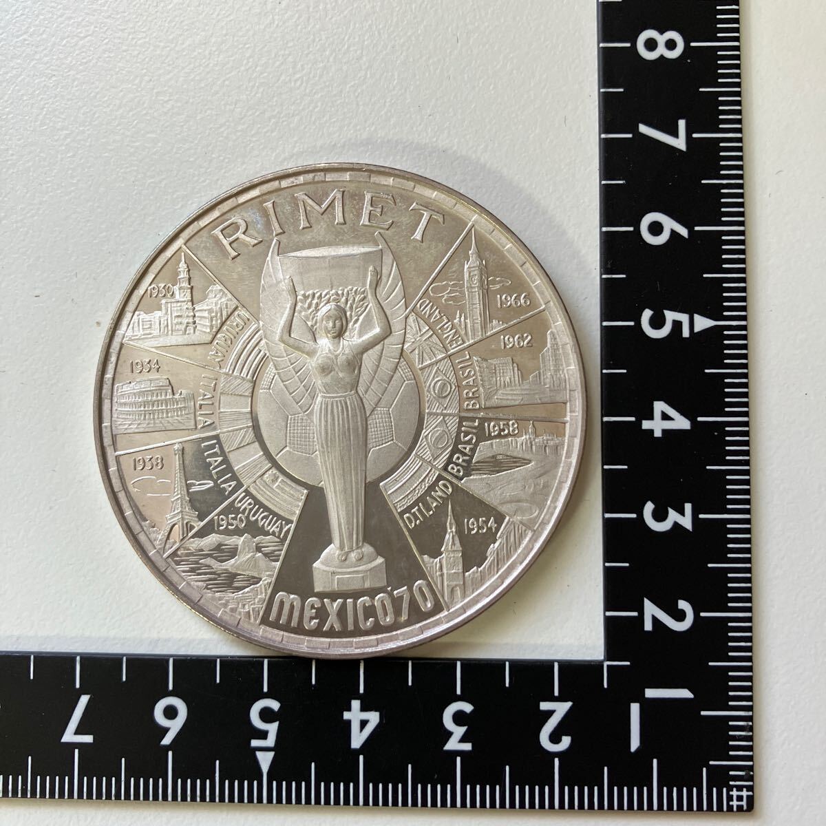 【外国コイン】赤道ギニア200 ペセタ コレクション 古銭 ★2の画像2
