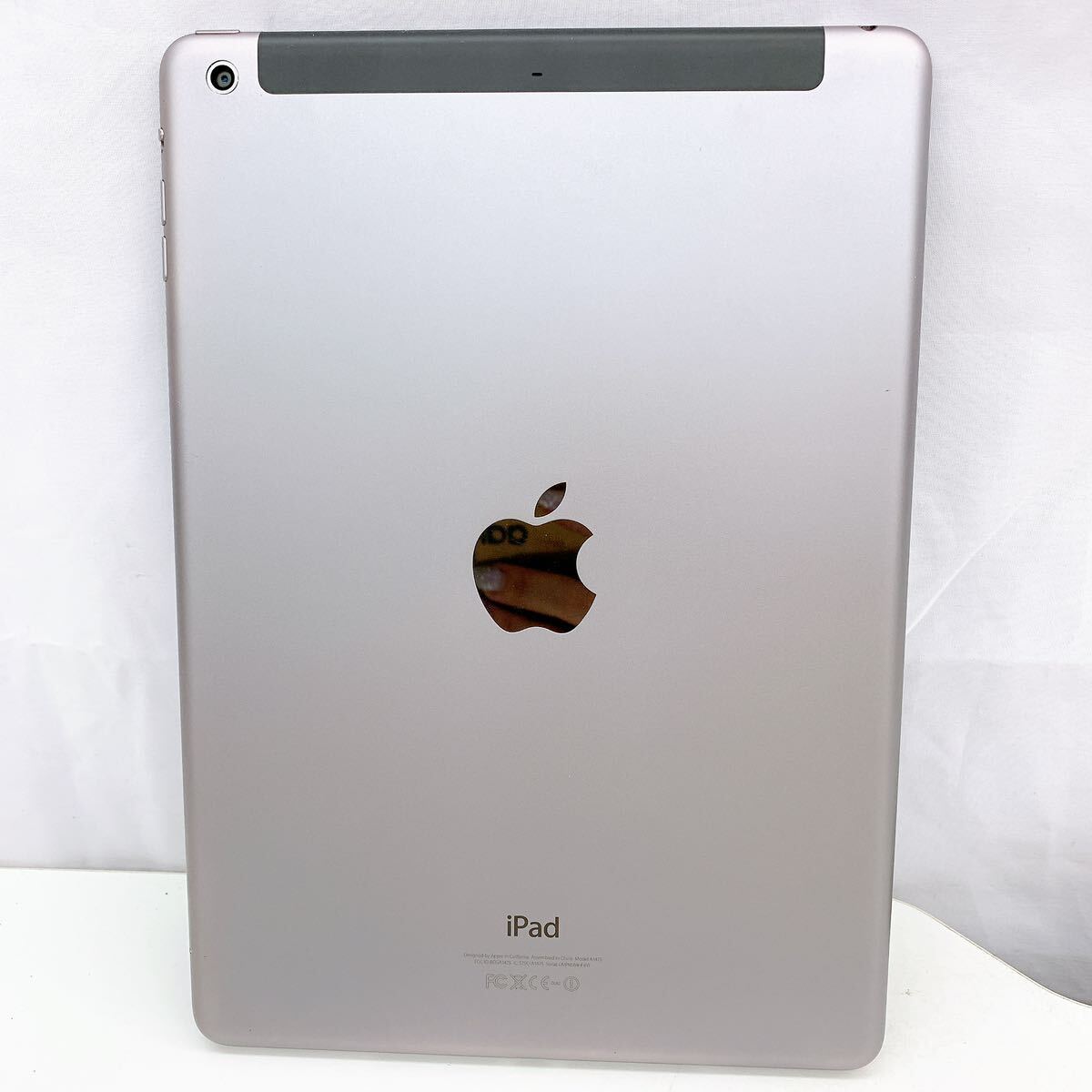 5AB021【動作品】初期化済 iPad 2 型番：A1475 カラー：スペースグレイ ストレージ：16GB 中古 現状品 _画像2