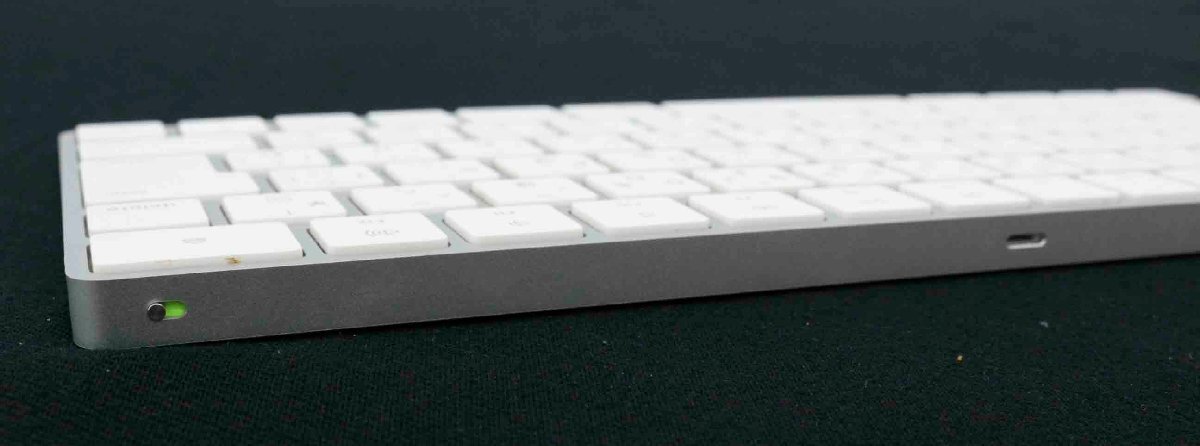 【中古・ジャンク品】Apple Magic Keyboard (JIS) MLA22J/A【mac接続動作確認済み/数字キー不良】'_画像5
