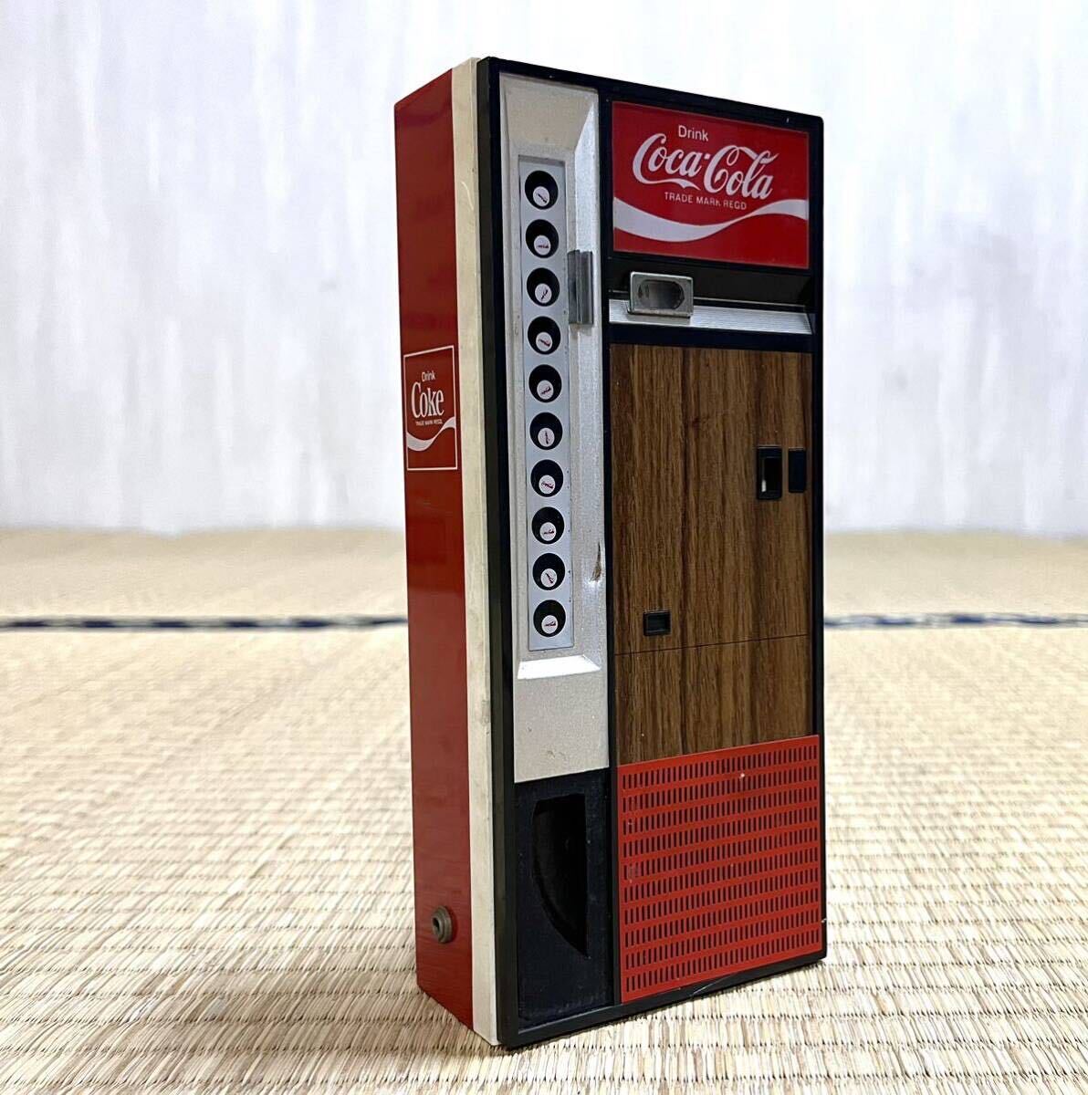 希少 【コカ・コーラ/Coca-cola 自動販売機型FM・AM2バンドラジオ】ジャンク品（受信します）　昭和レトロ_画像1