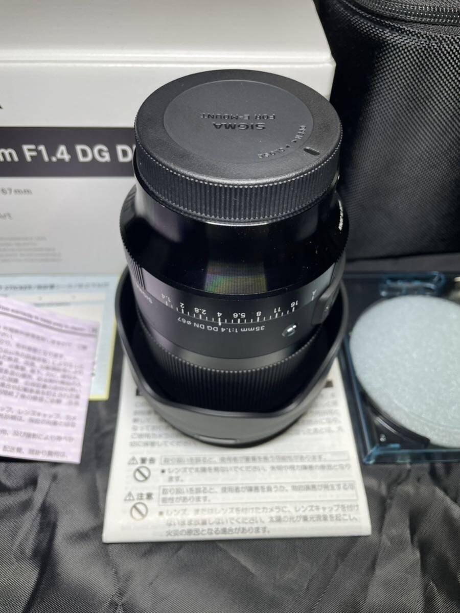 ほぼ新品　SIGMA シグマ Sony Eマウント用レンズ 35mm F1.4 DG DN Art 単焦点 フルサイズ _画像2