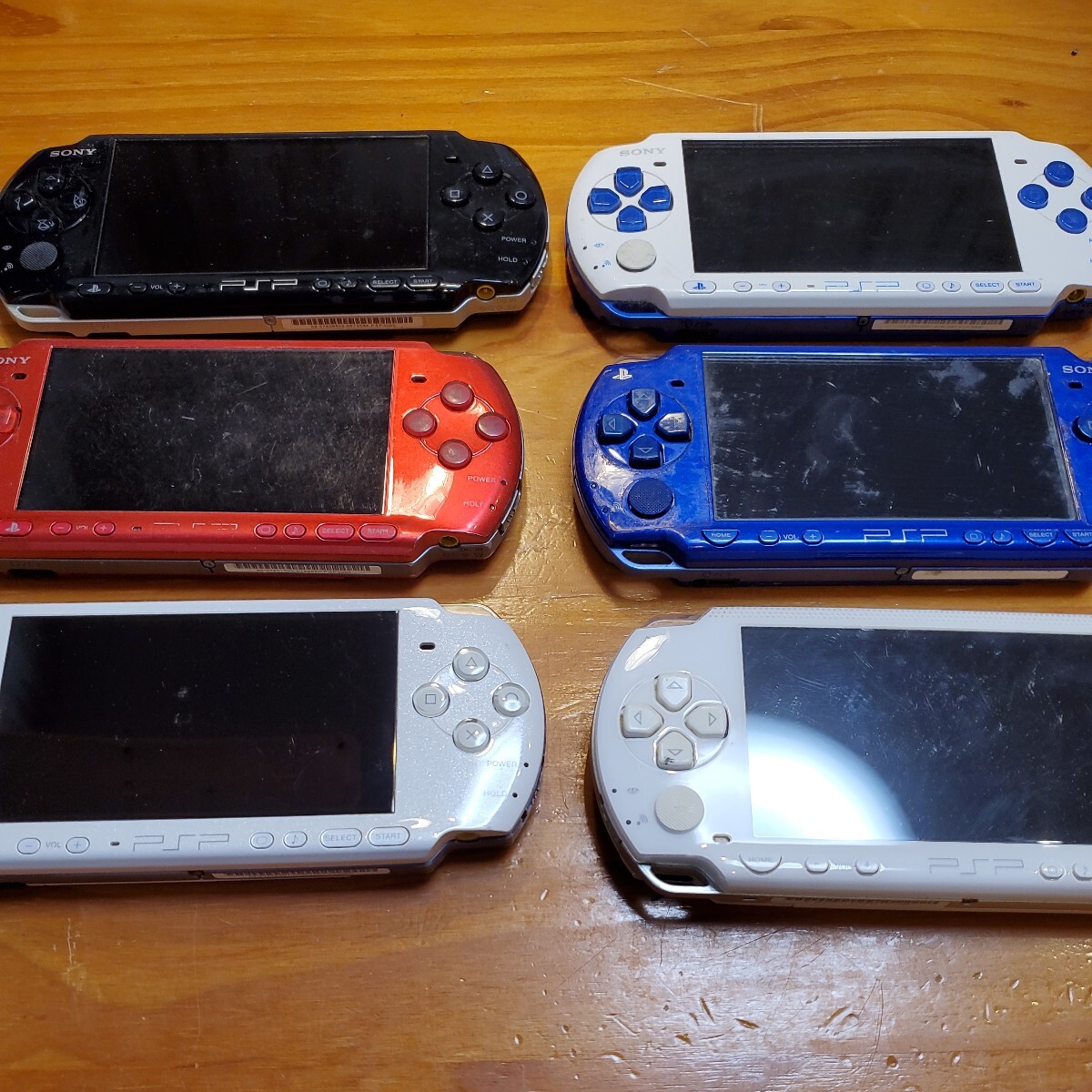 【ジャンク】 ソニー SONY プレイステーションポータブル PSP-3000(4機)　PSP-2000(1機)　PSP-1000(1機)_画像2