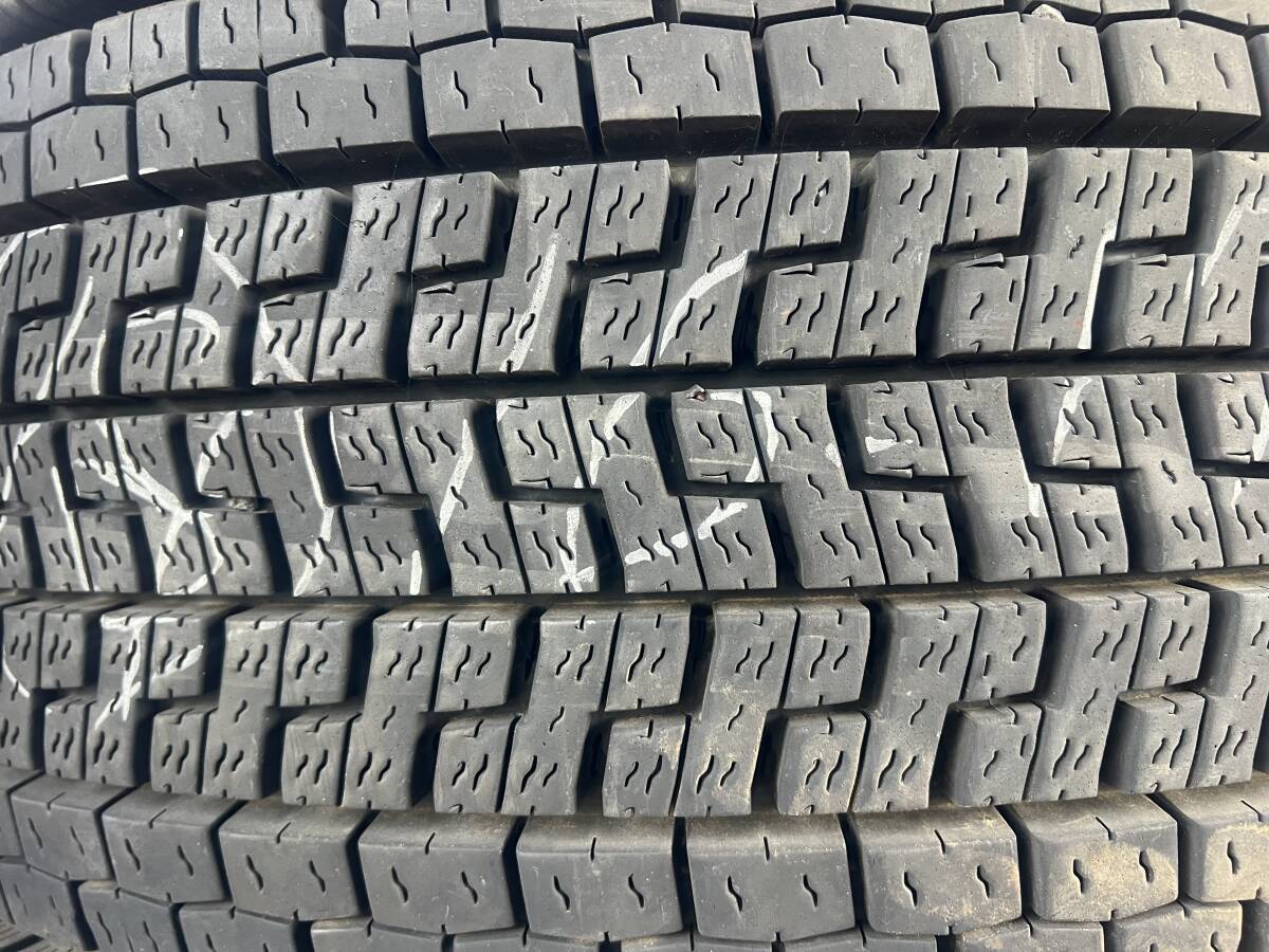 Y18-4-5 ☆265/70R19.5 中古4本♪17-16mm 2018年製 ZEN903ZW スタッドレス　ヨコハマ k180_画像3