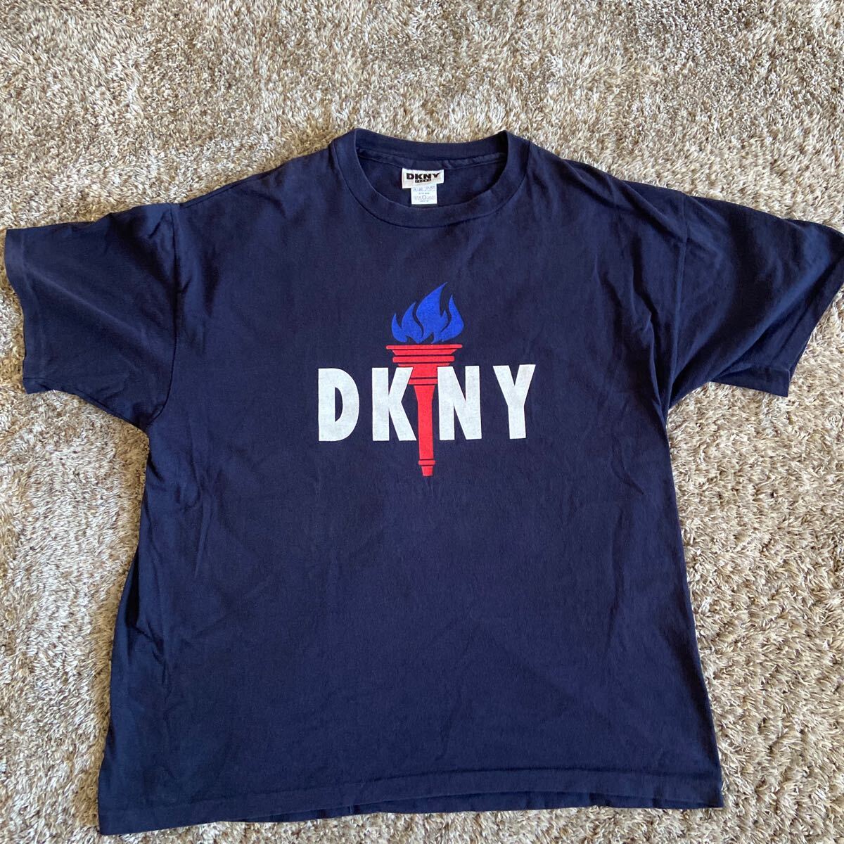 DKNYTシャツ USA製ダナキャランニューヨークプリントTシャツ _画像1