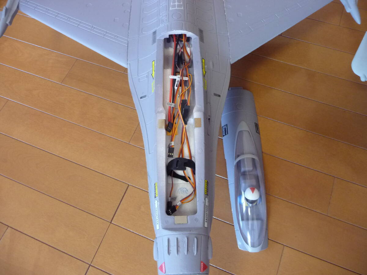 ☆ FMS F-16 Faghting Falcon 64mm EDF 完成未飛行機体  美品 引き取り手渡し限定 ☆の画像5