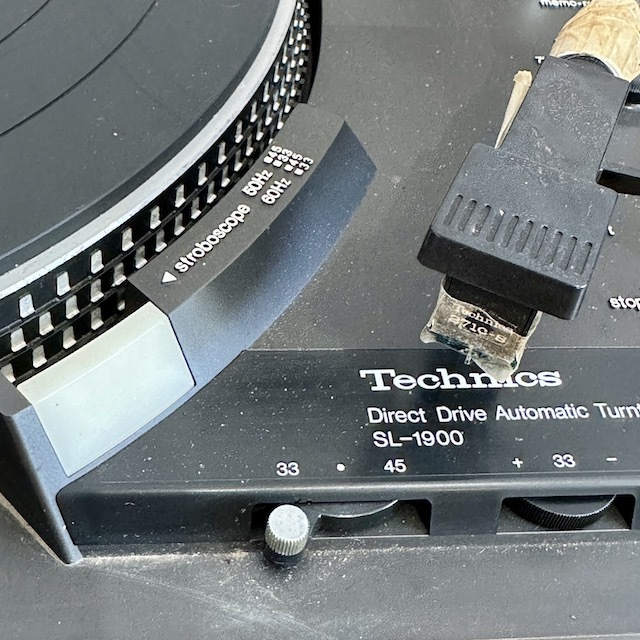 Technics テクニクス SL-1900 フルオート ダイレクトドライブ レコードプレーヤー ターンテーブル ジャンク品_画像4