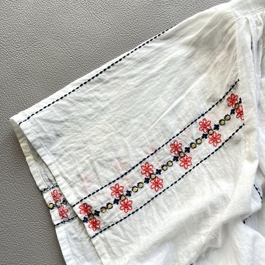 アーバンリサーチ フラワー刺繍 エンブロイダリー 白 ホワイト インド製 洗える ゆったり 体系カバー コットンギャザー プルオーバーシャツ_画像8