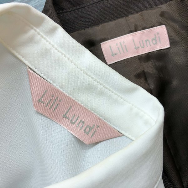 Lili Lundi キッズ 女の子 スーツ チェックスカート・シャツ・リボン・ジャケット 上下セットアップ 120サイズ 茶_画像2