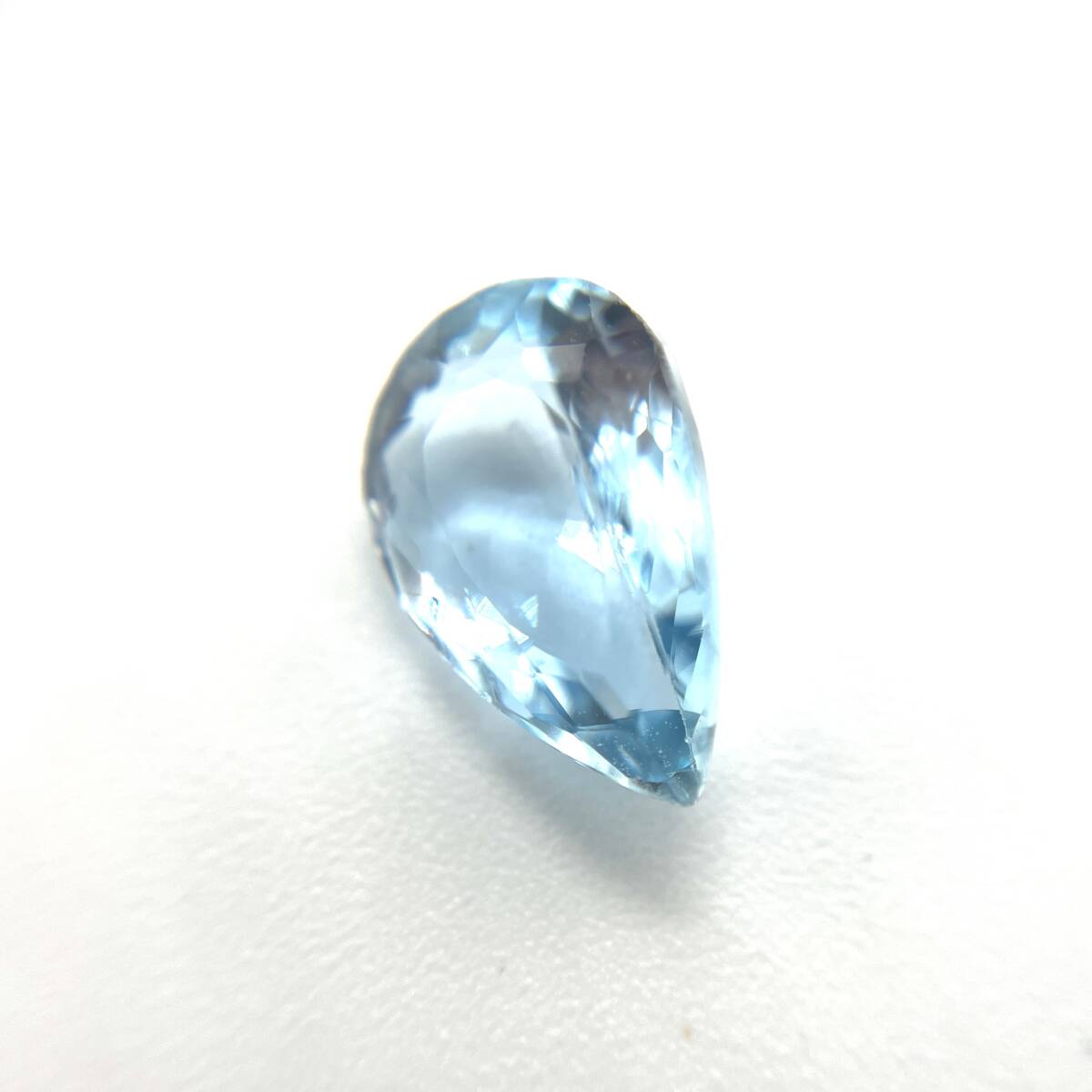 天然アクアマリン ルース 1.953ct ソーティング付き 約10.6×7.5×4.3mm 裸石 外し石 大粒 宝石 ジュエリー jewelry aqua marineの画像2