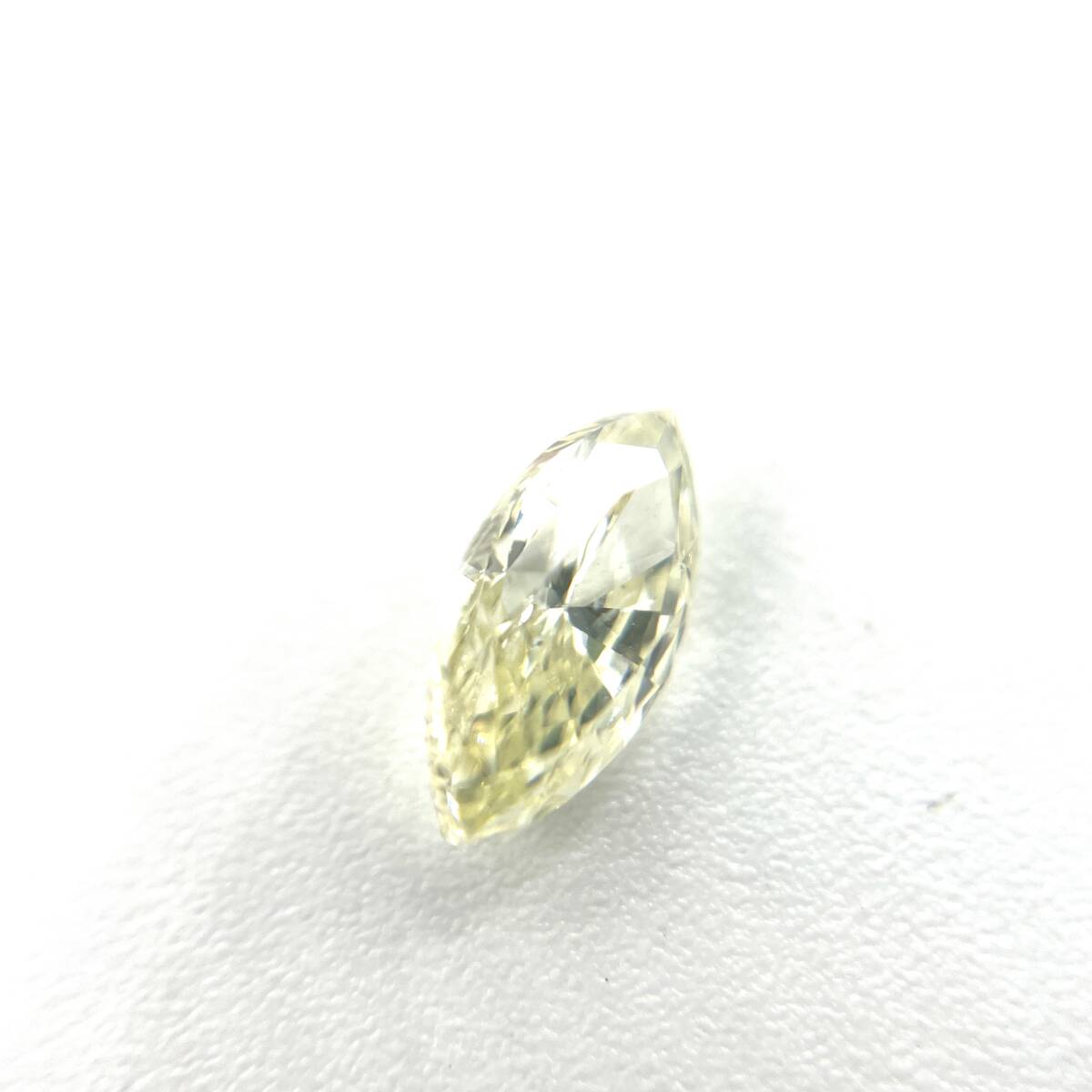 ダイヤモンド ルース マーキスカット 0.629ct ソーティング付き 7.84×4.14×2.95mm SI2 LIGHT YELLOW イエロー 裸石 外し石 大粒 宝石_画像3