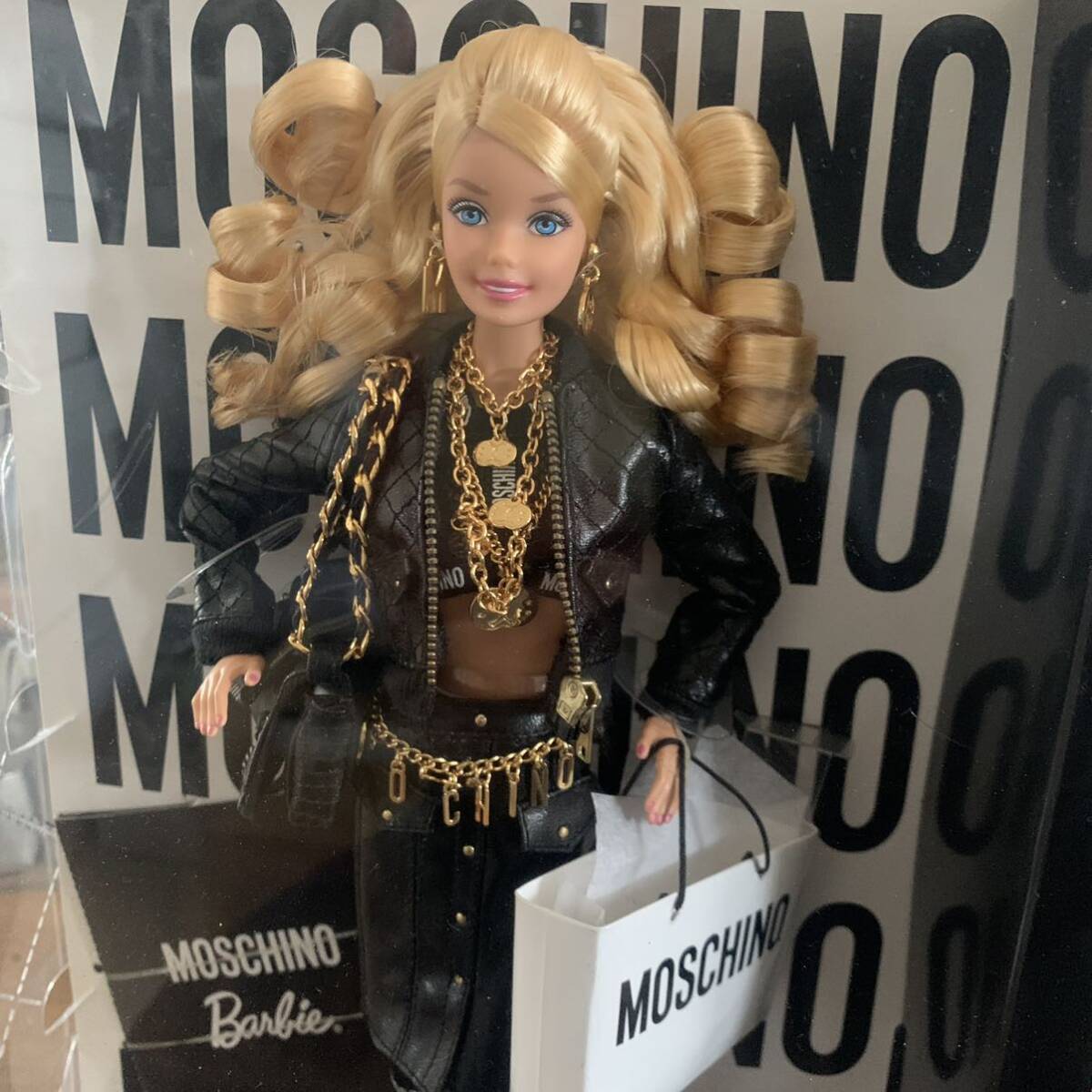 Moschino (モスキーノ) と Barbie (バービー)のコラボアイテム 限定2000個の画像3