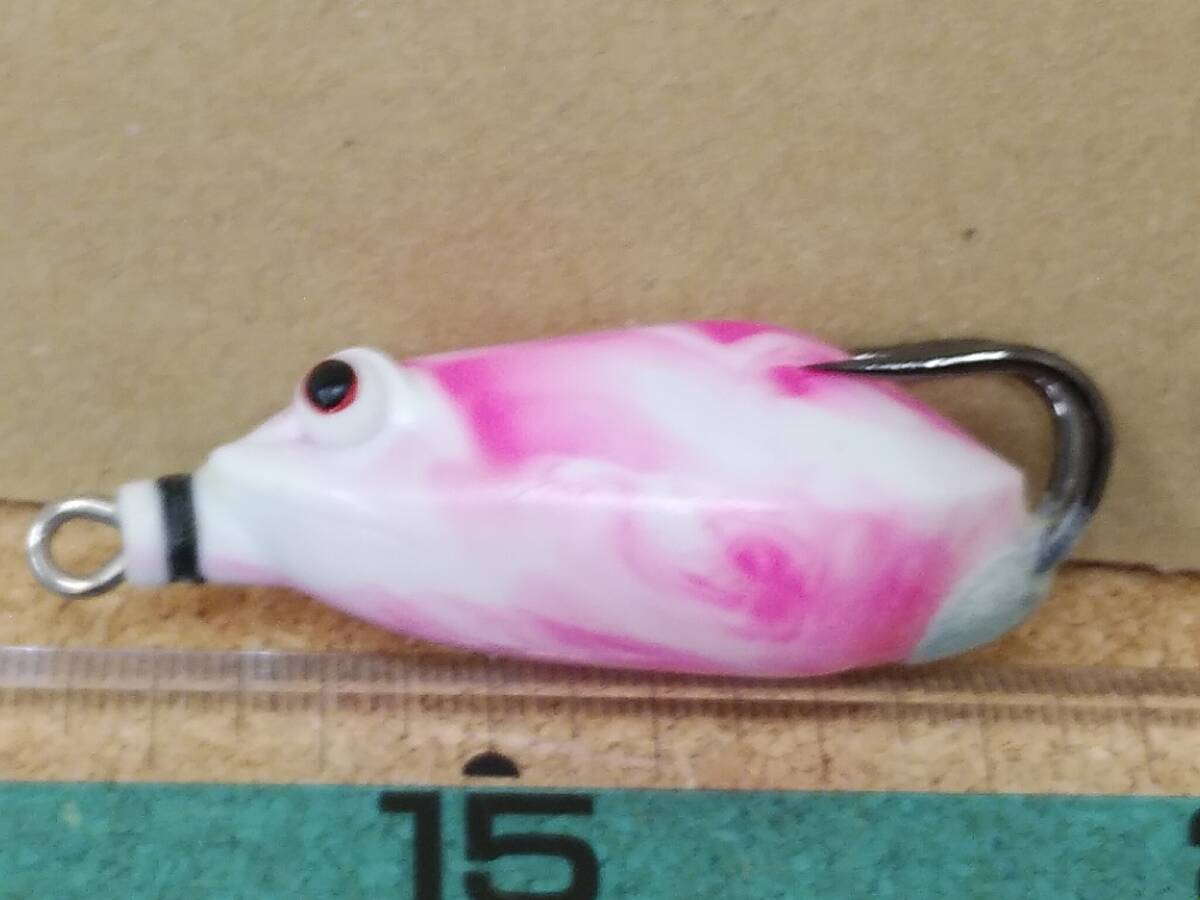  is neda craft muscle Bait frog cologne (No.23) TT#2 white / pink approximately 12.3g HANEDA CRAFT Muscle Bait