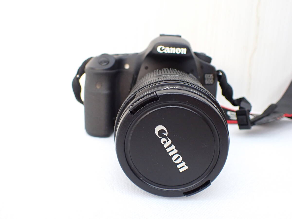 1円～ Canon キヤノン EOS 60D レンズキット EF-S 18-135mm F3.5-5.6 IS デジタル一眼 レンズズーム調整部分ベタあり_画像2