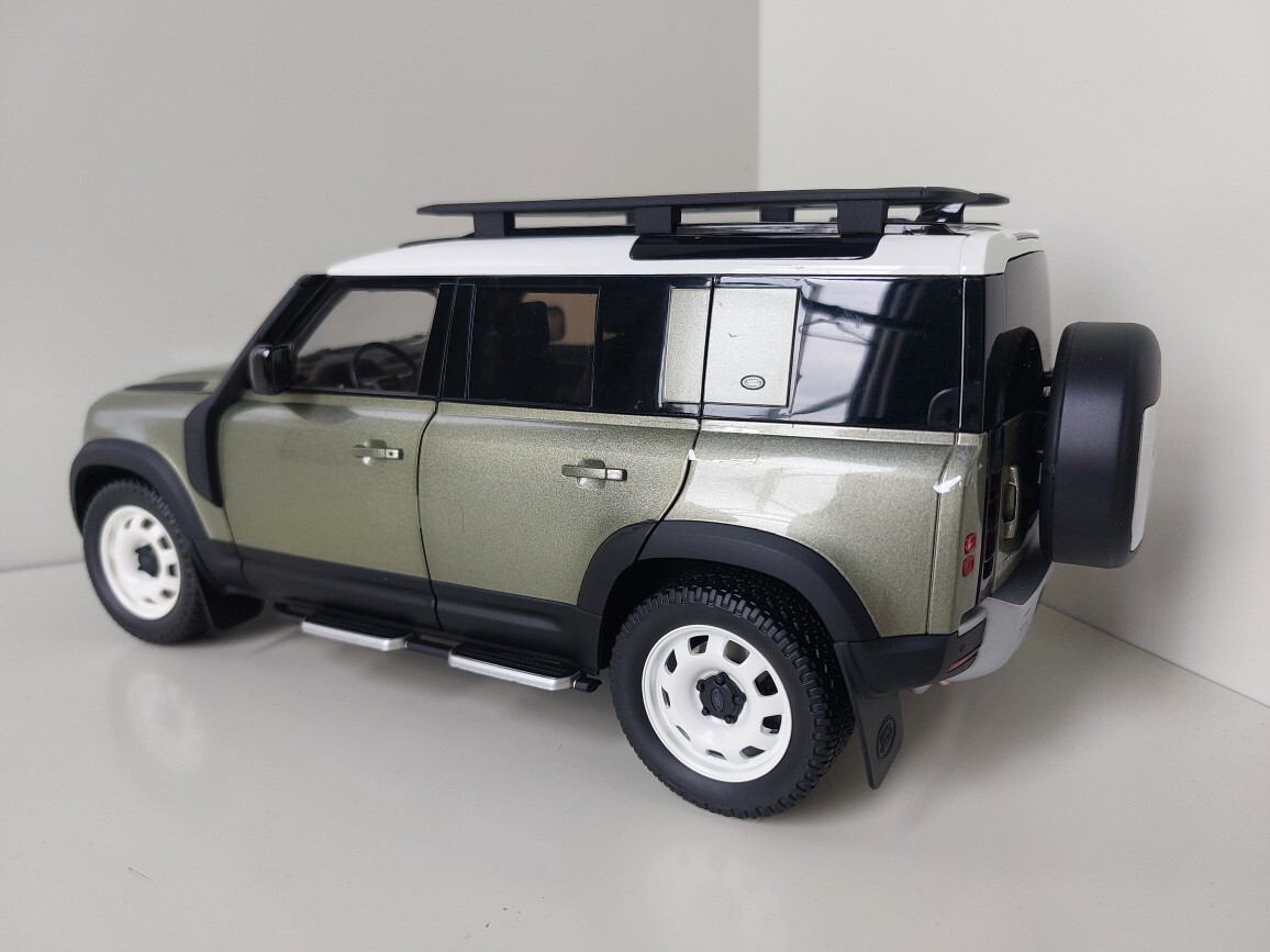 1/18　RANGE ROVER Defender　ランドローバー ディフェンダー　ALMOST REAL SUMS MODEL_画像4