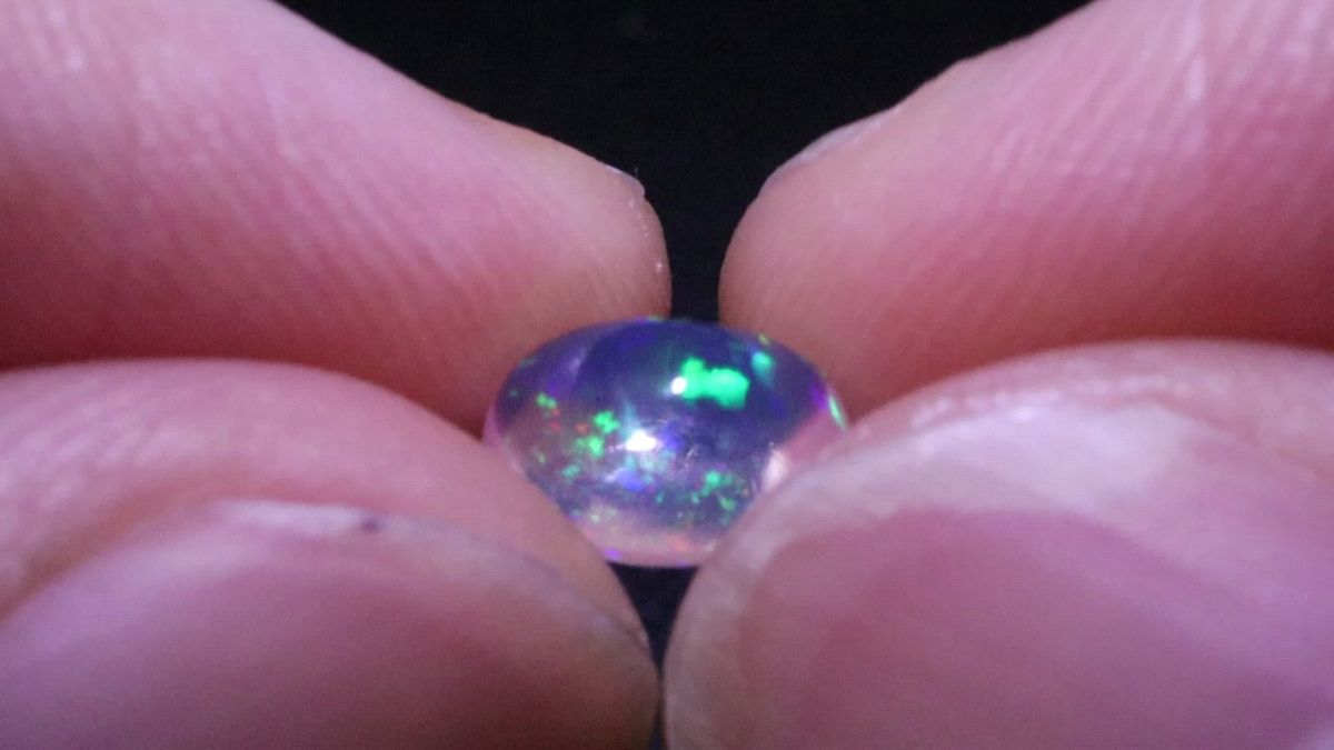 天然ウォーターオパール メキシコ産 0.960ct OV カボション ルース