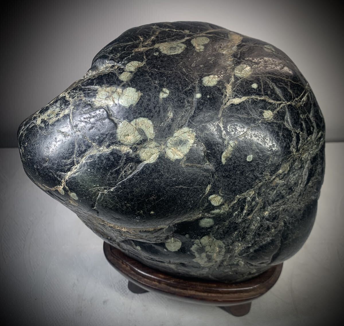 {GW Thanksgiving } suiseki st bonsai . river black plum flower stone [... plum ] antique tray stone old fine art appreciation stone .. stone futoshi lake stone China old .3698