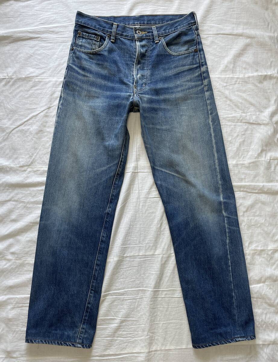 80's 最初期 日本製 LEVI'S 701XX w31 ビンテージ リーバイス 細文字 紙パッチ ドーナツボタン 刻印J22 BigE 37501 501XX 33501_画像4