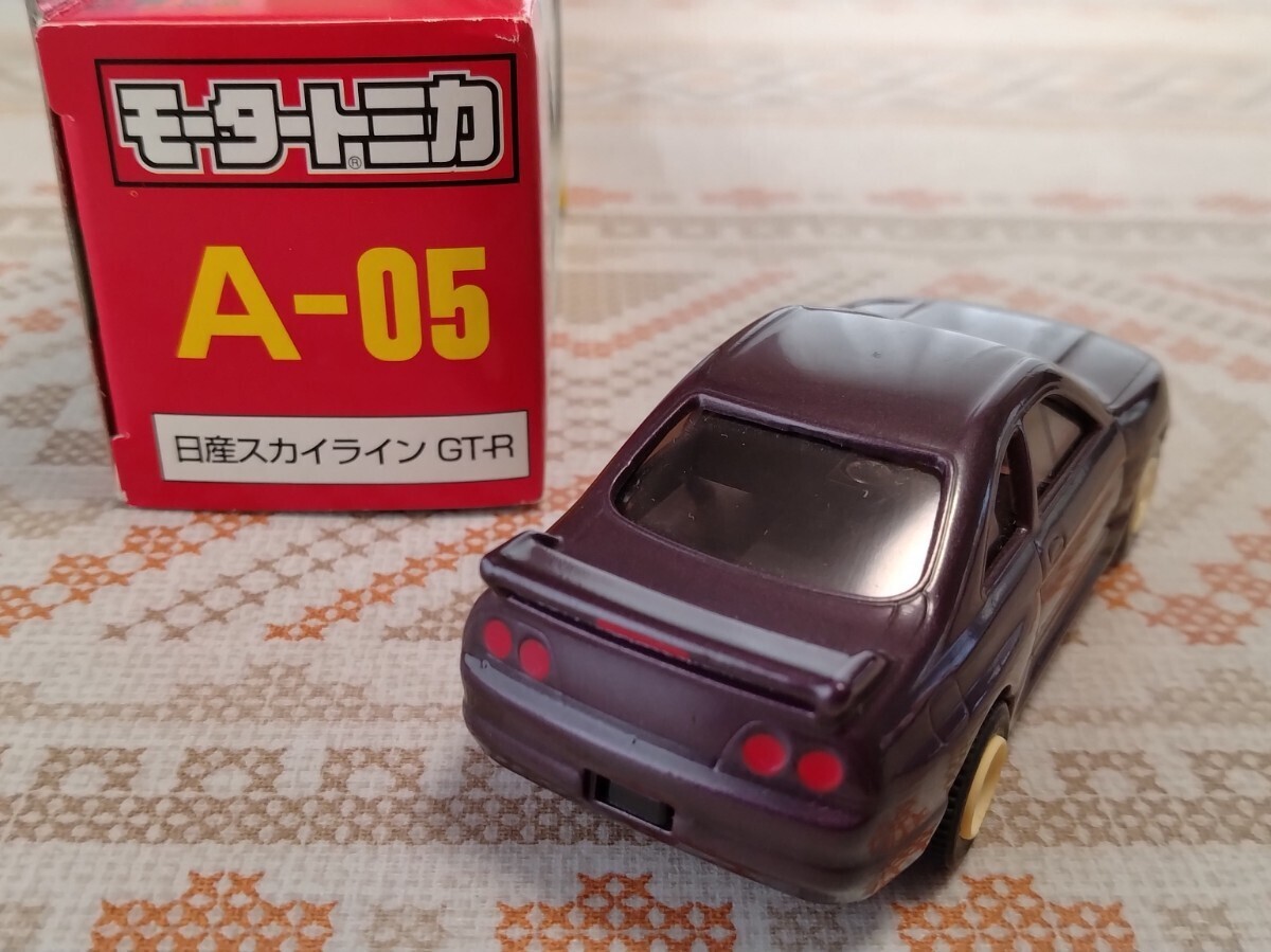 モータートミカ A-05 A-07【2個】 日産スカイラインGT-R /三菱パジェロ　 動作確認OK 電池なし　トミカプラレールワールド 赤TOMY_画像3