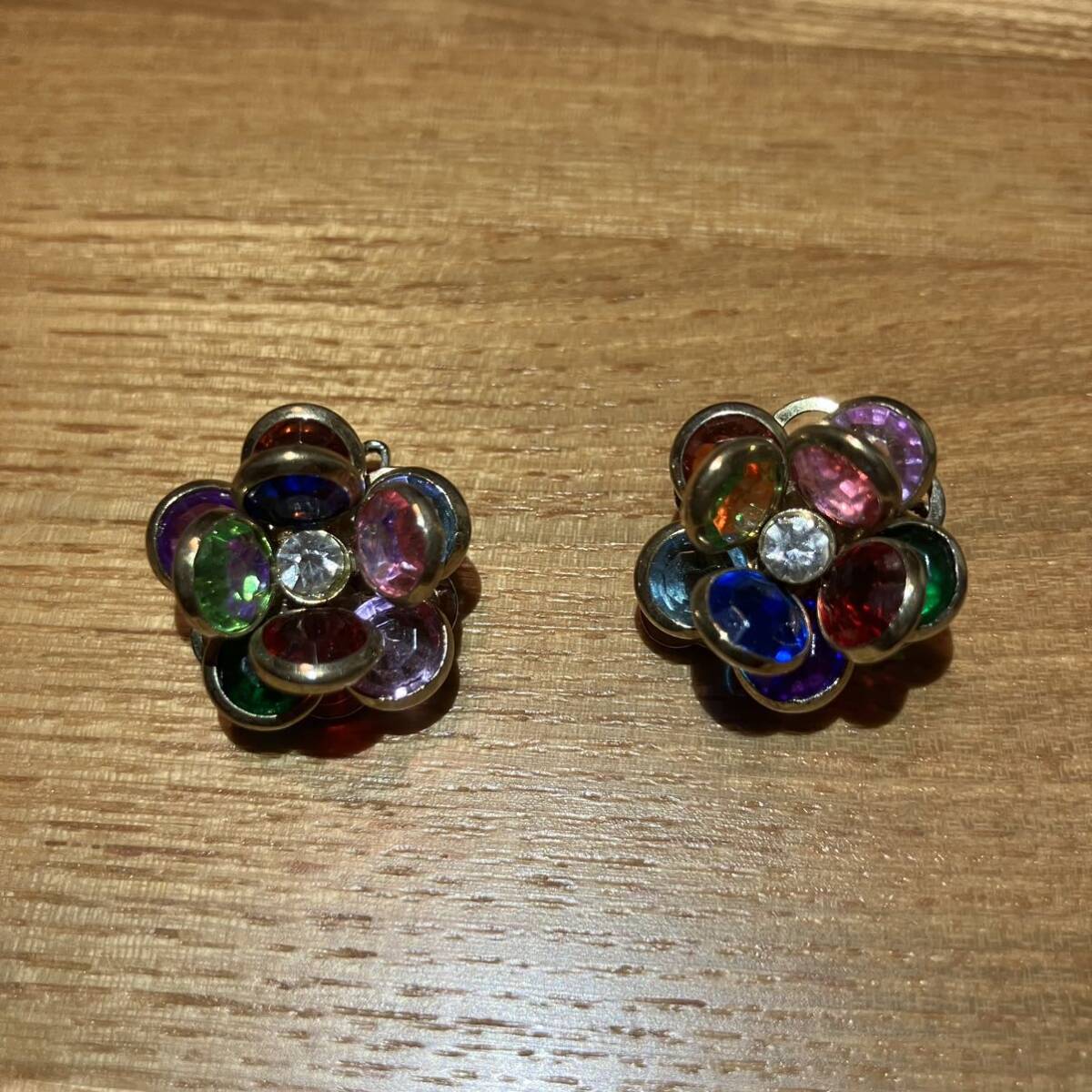 送料無料■イヤリング 花の形　約18mm ■中古品