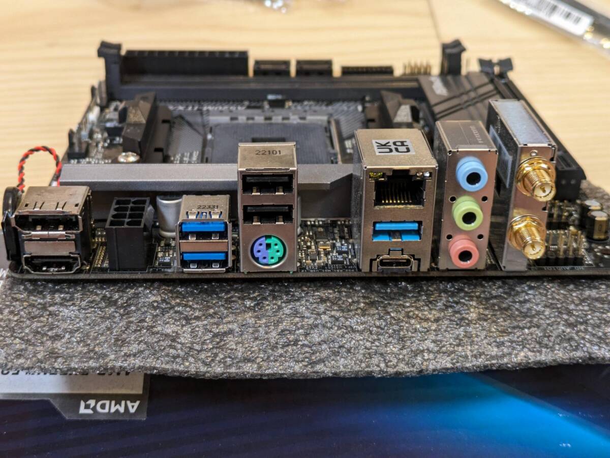 ASRock A520M-ITX/ac AM4対応マザーボード Win10 pro認証済み_画像4