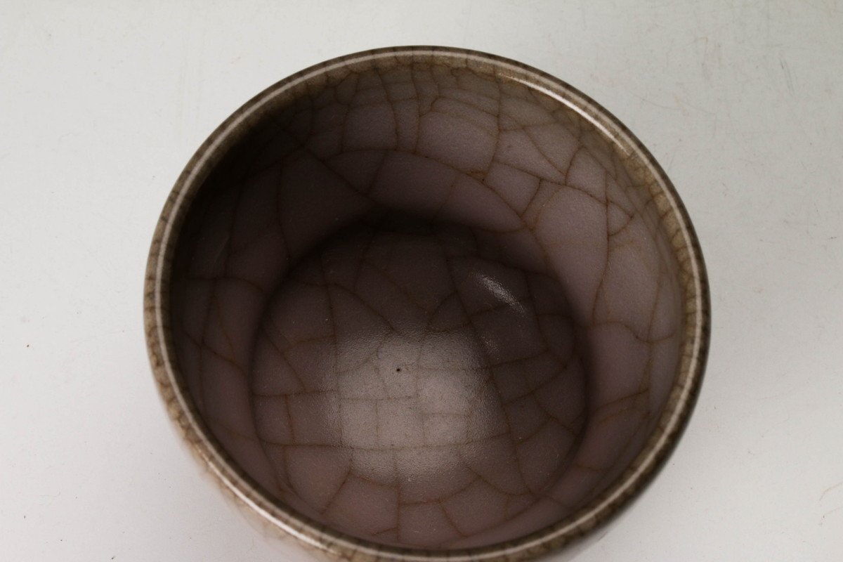 [SAG] human national treasure middle island . super rare flour .. end wide .. design! large sake cup also box also cloth . genuine article guarantee 