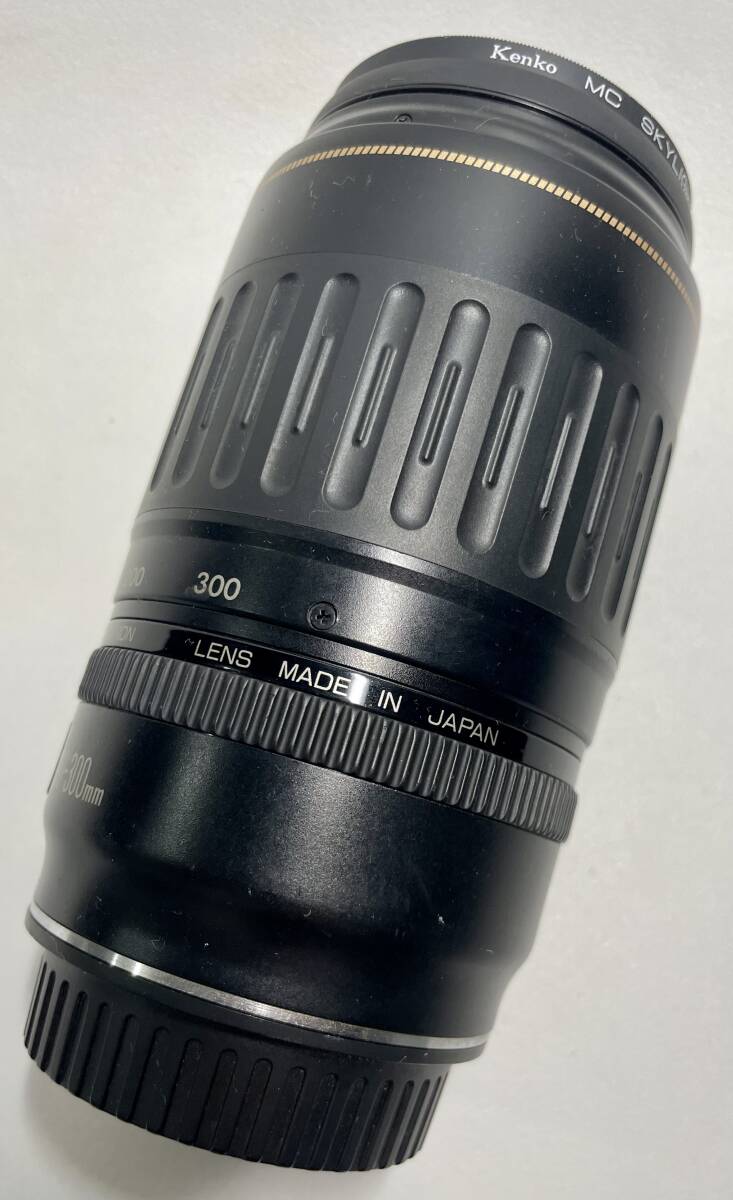 中古 カメラレンズ キャノン CANON ZOOM LENS EF 100-300mm 1:4.5-5.6 ULTRASONIC ウルトラソニック_画像3