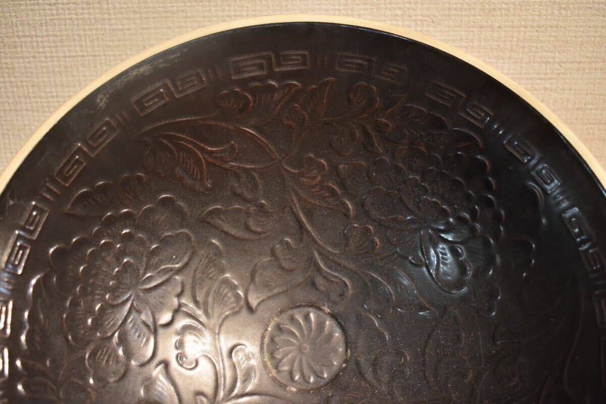 【GE】Y916【コレクター所蔵品】時代 黒釉刻花鉢 /中国古玩 中国美術 骨董品 時代品 美術品 古美術品_画像7