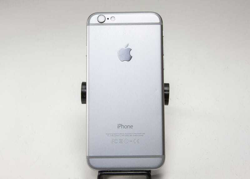 Apple SoftBank iPhone6 16GB MG472J/A ネットワーク利用制限「-」 バッテリー残量99%_背面の状態