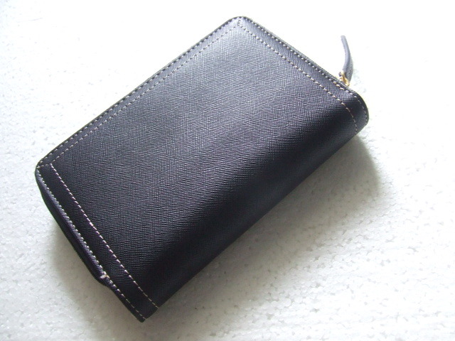 【訳あり】【値下げ】レディースワンポイントデザインがスタイリッシュな合成皮革二つ折り財布/ブラック_画像3