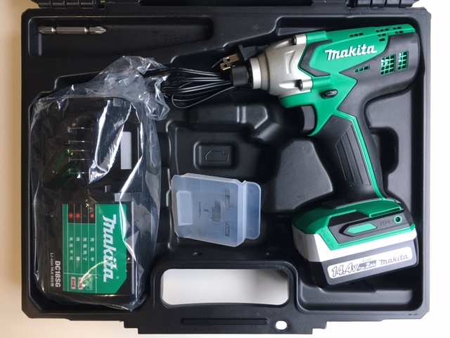 [ new goods * unused goods / operation verification ending ] makita/ Makita 14.4V rechargeable impact driver M695DSA battery + charger + case attaching 