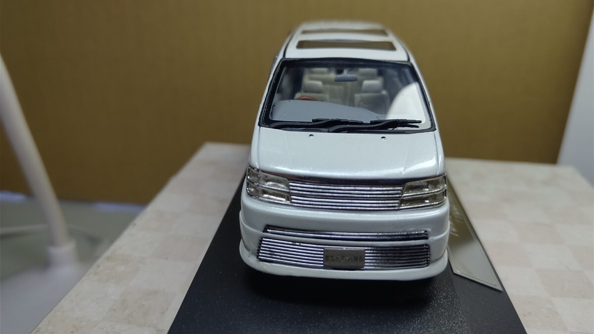 スケール 1/43 NISSAN ELGRAND (1998年 Rider) ！ 日産 エルグランド！ 日本の名車！ 左右ミラー欠落。_画像3