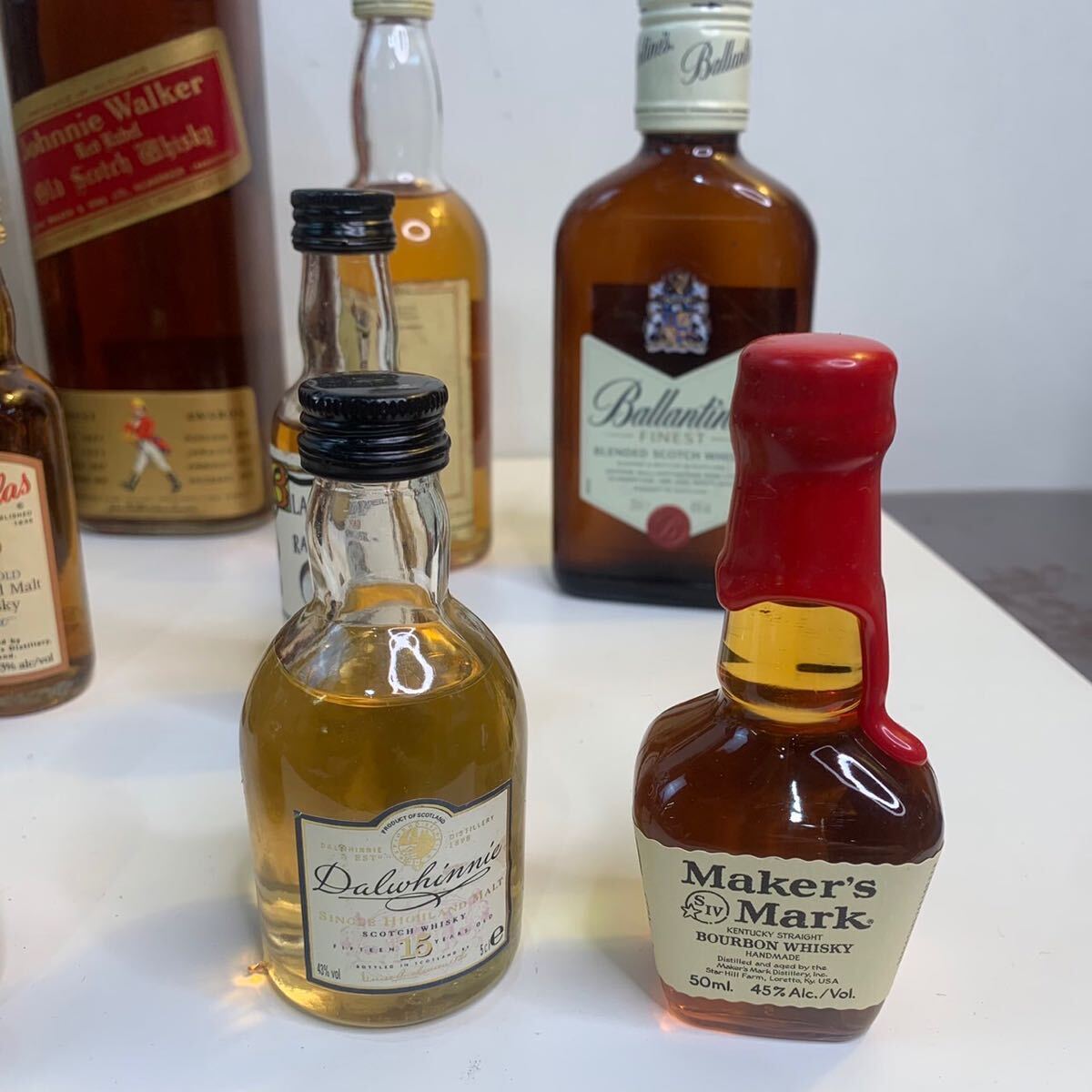 5-50) суммировать миниатюра бутылка Mini бутылка виски ликер EMBLEM Johnnie Walker WHITE HORSE NIKKA WHISKY MOZART Suntory и т.п. 