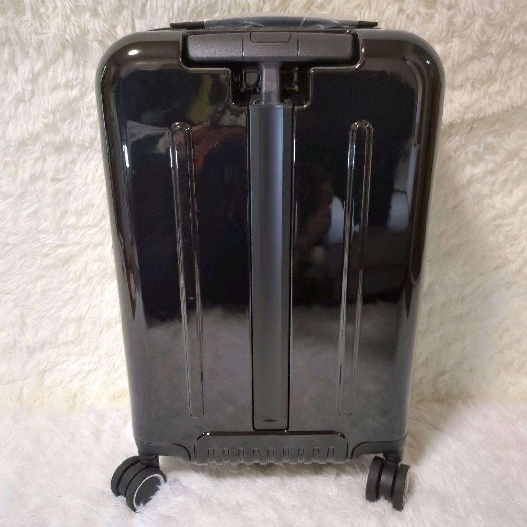 未使用品 メルセデス ベンツ キャリーケース　軽量　機内持込み可　非売品　ロゴ スーツケース　キャリーバッグ　2～3泊程度　TSAロック_画像2
