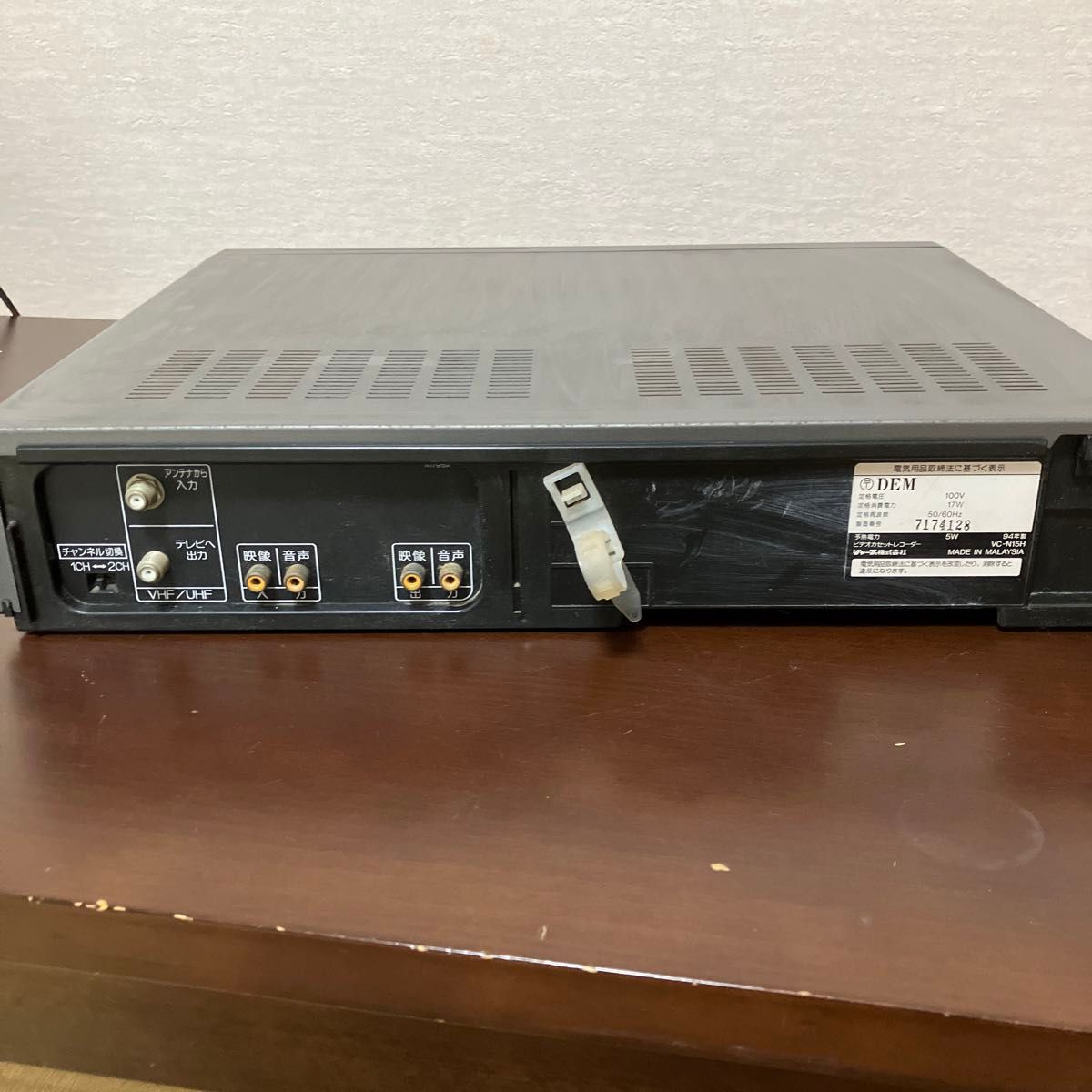 シャープ　VHS ビデオデッキ　モノラル VC-N15H