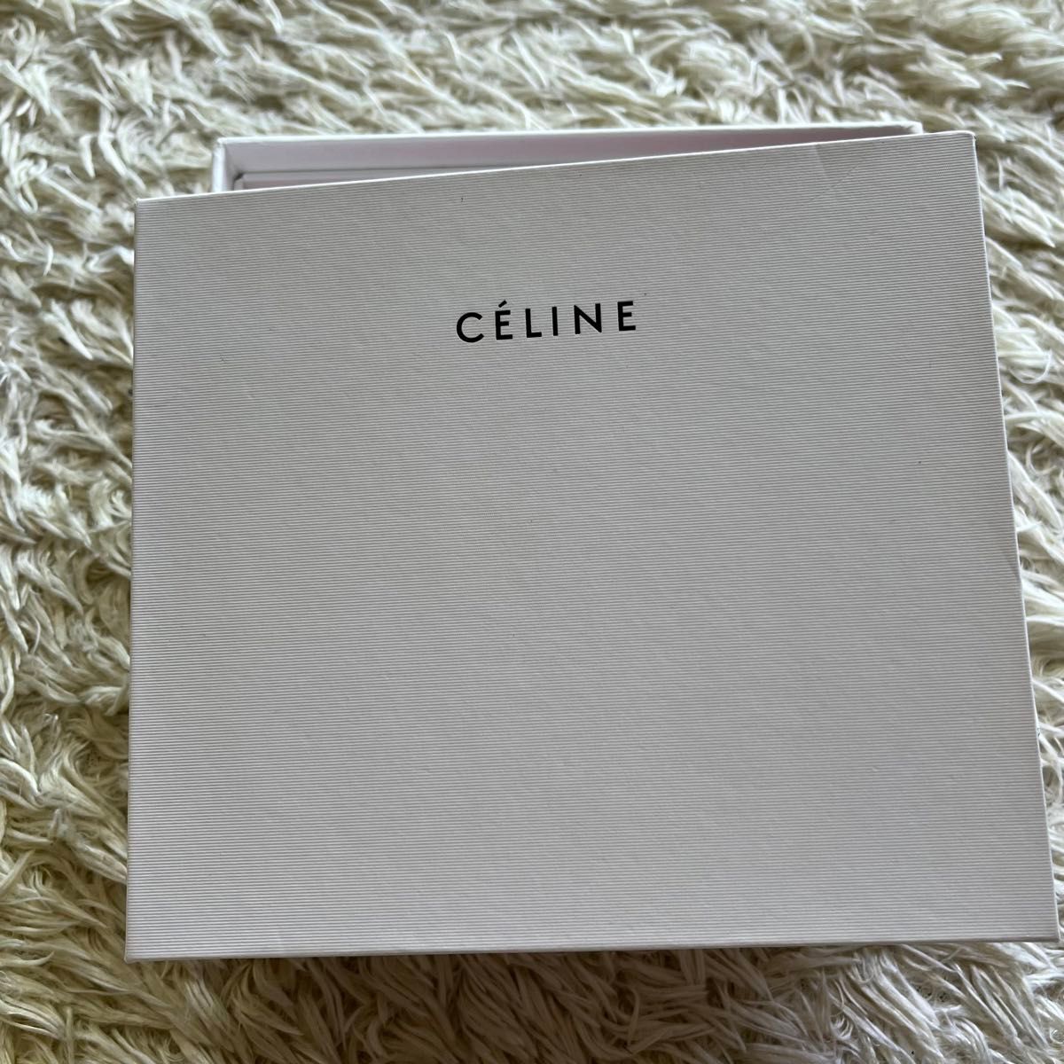 箱付き CELINE セリーヌ スモール トリフォールドウォレット 三つ折り財布 ホワイト 保存袋付 コンパクト