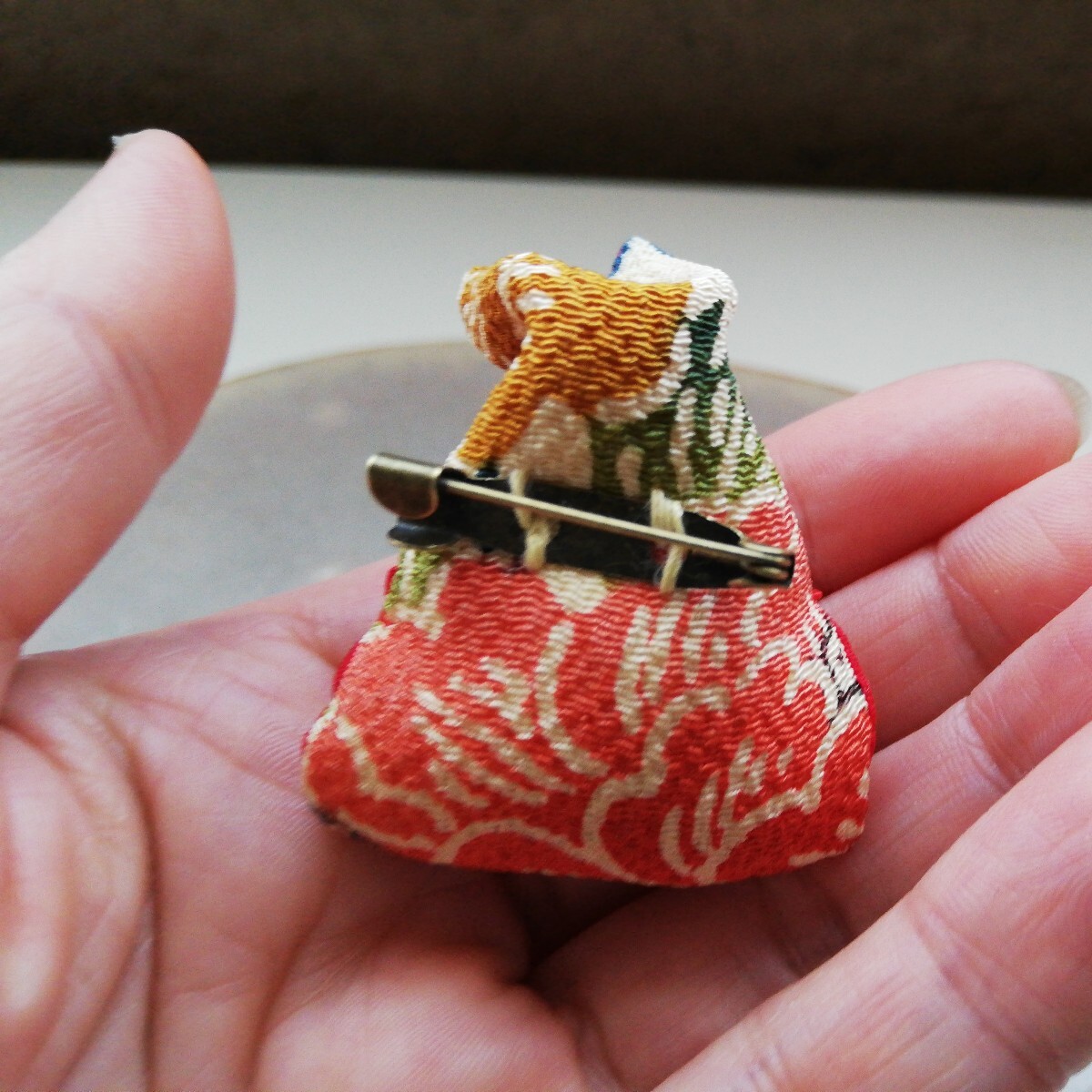 . peace **... brooch *. old cloth .. crepe-de-chine Japanese style kimono kimono small articles peace miscellaneous goods Showa Retro hand made antique day mainland production antique goods 