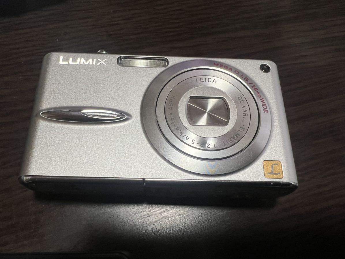 ★Panasonic パナソニック LUMIX ルミックス デジタルカメラ DMC-FX30 可動品 バッテリー 充電器　メモリーカード2GB 付き_画像2