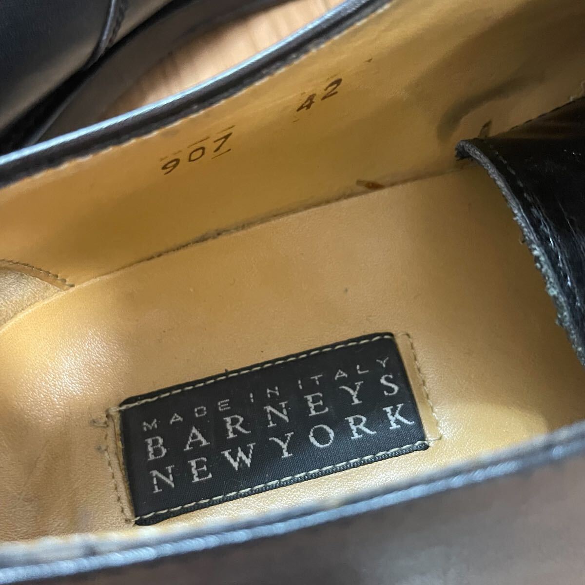 BARNEYS NEWYORK バーニーズニューヨーク　ストレートチップ ドレス ビジネス シューズ ブラック 革靴 レザー イタリア製　VERO CUOIO 42