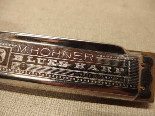 0540248s【M.HOHNER BLUES HARP】ホーナー/ブルースハープ/ハーモニカ/ケース入り/10×2.7×1.7cm程/中古品_画像2