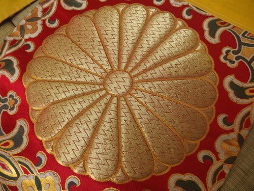Yahoo!オークション - 0640005s【金襴 菊紋 柱幕 2点】仏具 荘厳 Yahoo!オークション - 0640005s【金襴 菊紋 柱幕 2点】仏具 荘厳