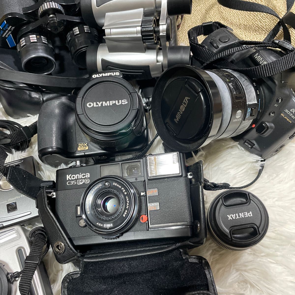 OLYMPUS SP-570UZ、MINOLTA 303siなどのデジカメ、Fカメほか ジャンク扱い品！_画像2