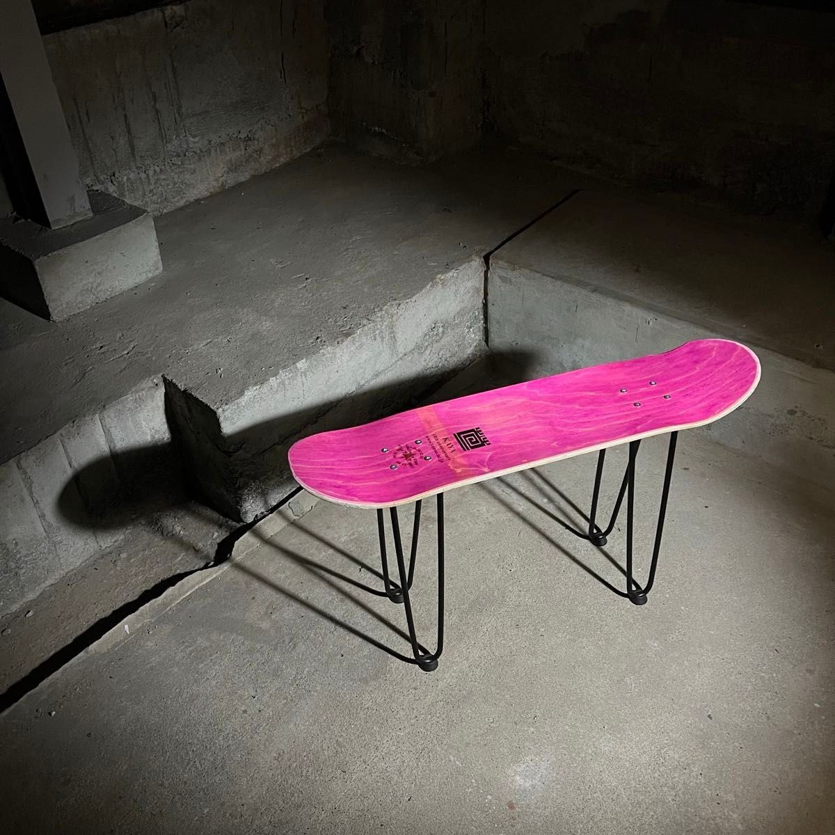 ●スケートボード　スケボー　サイドテーブル　椅子　イス　チェア　ベンチ　スツール　ミニテーブル　ローテーブル　117