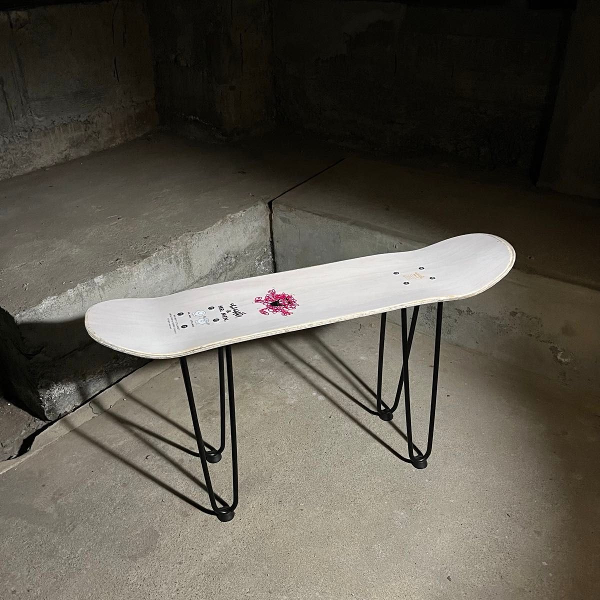●スケートボード　スケボー　サイドテーブル　椅子　イス　チェア　ベンチ　スツール　ミニテーブル　ローテーブル　テーブル　114
