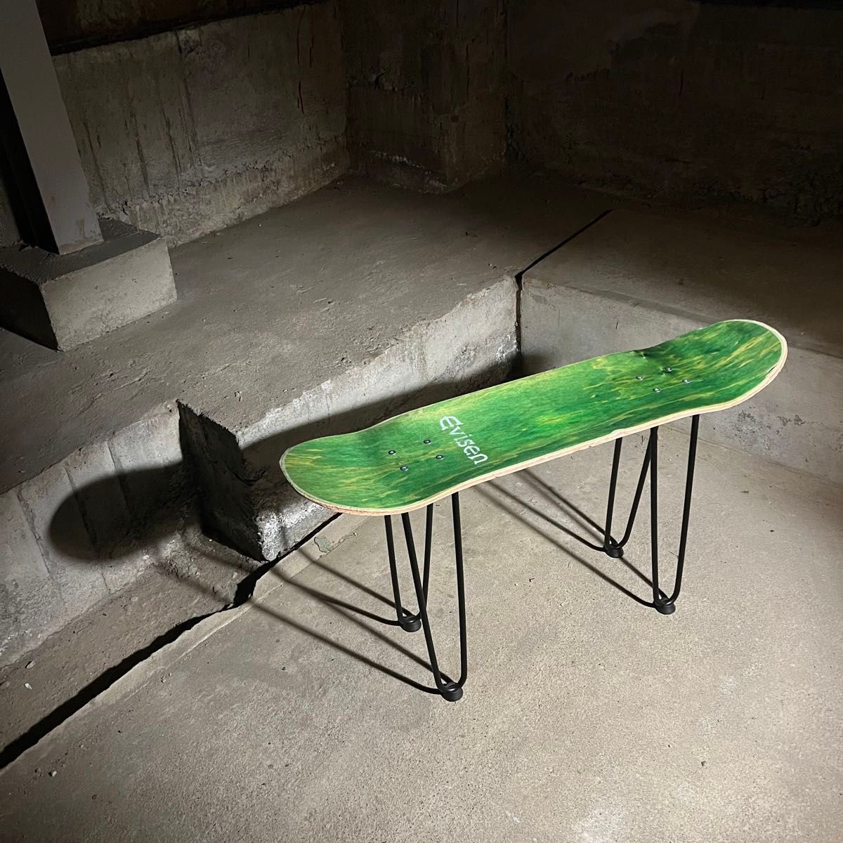 ●スケートボード　スケボー　サイドテーブル　椅子　イス　チェア　ベンチ　スツール　ミニテーブル　ローテーブル　121