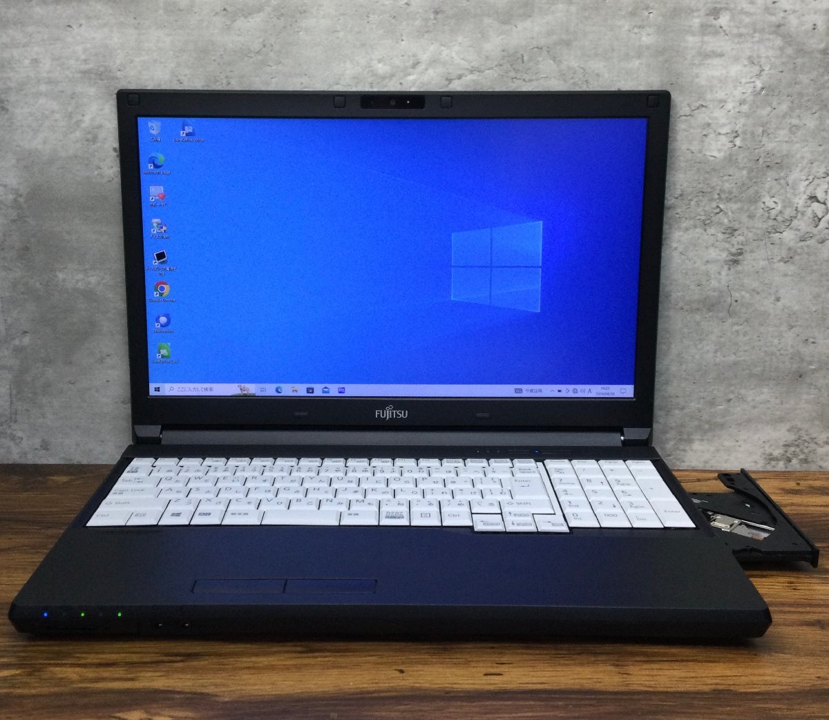 1円～ ●富士通 LIFEBOOK A746/P / Core i7 6600U (2.60GHz) / メモリ 8GB / SSD 256GB / DVD / 15.6型 フルHD (1920×1080) / Win10 Pro_画像1