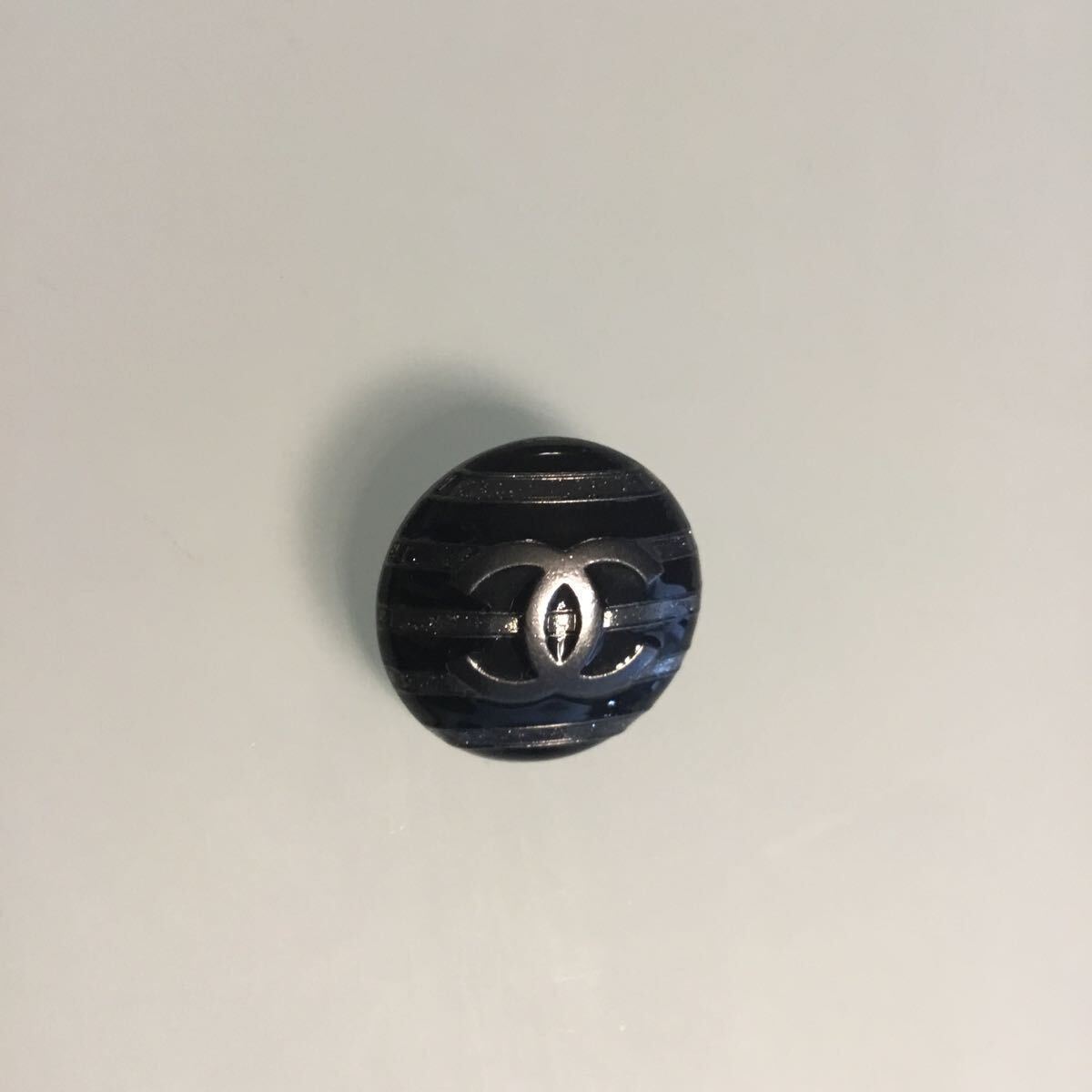 本物　シャネル　ボタン　ココマーク　黒×シルバー　約2.2センチ1個、レア
